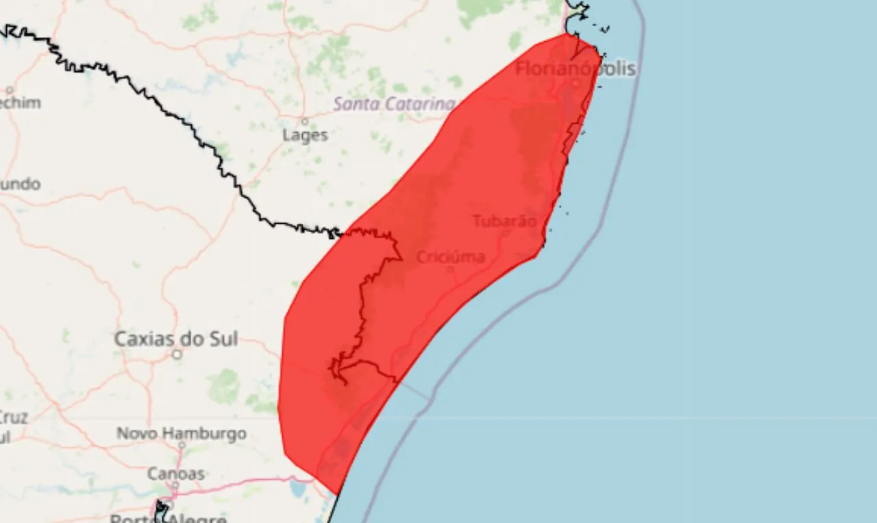 A imagem mostra as áreas em alerta vermelho para acúmulos de chuva intensa e deslizamentos de encosta em partes do sul do Brasil 